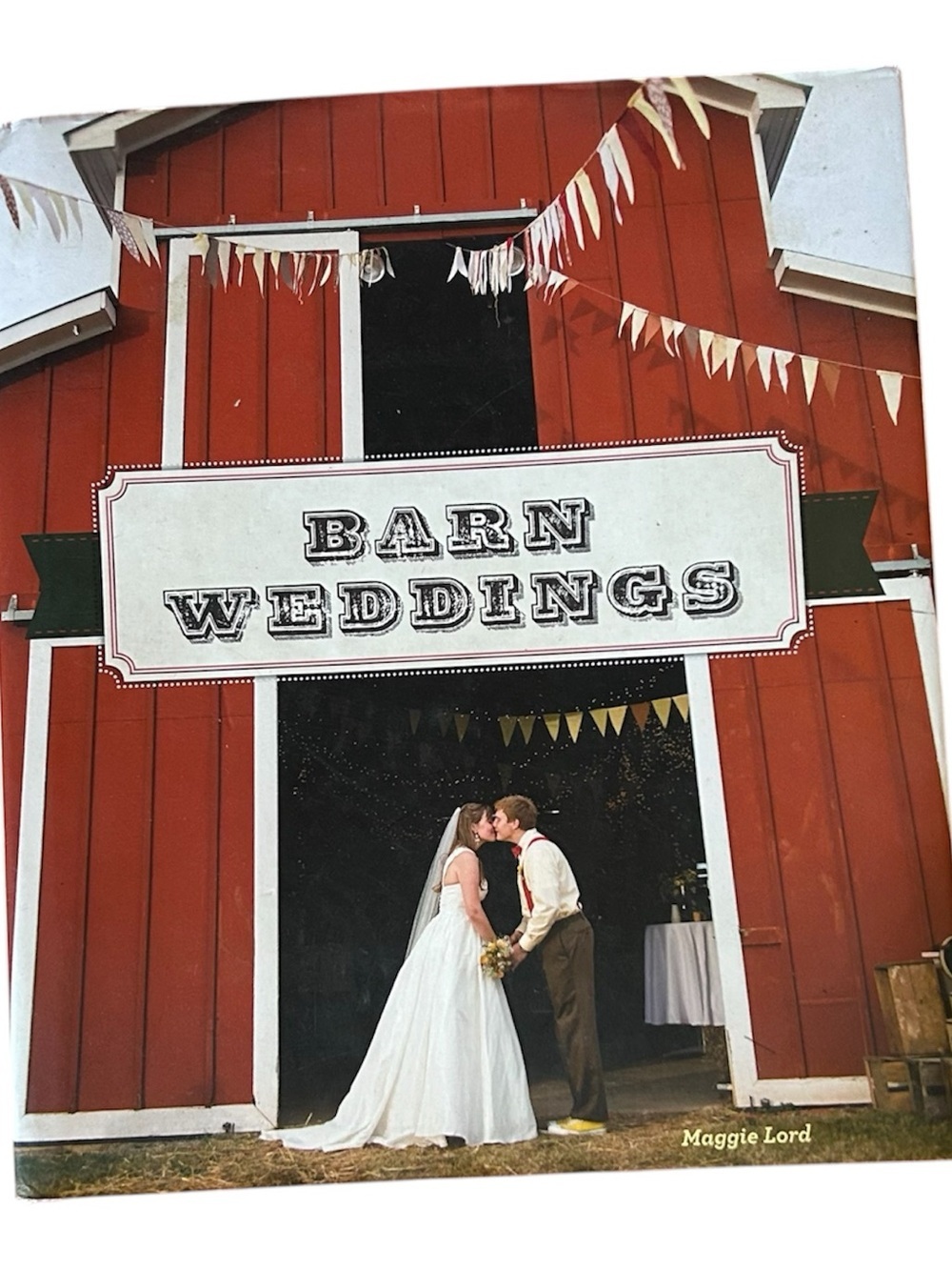 Gibbs Smith Barn Weddings Red & White Book Cover